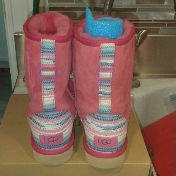 UGG boots. Wonderful. Like New. - Picture 2 of 4